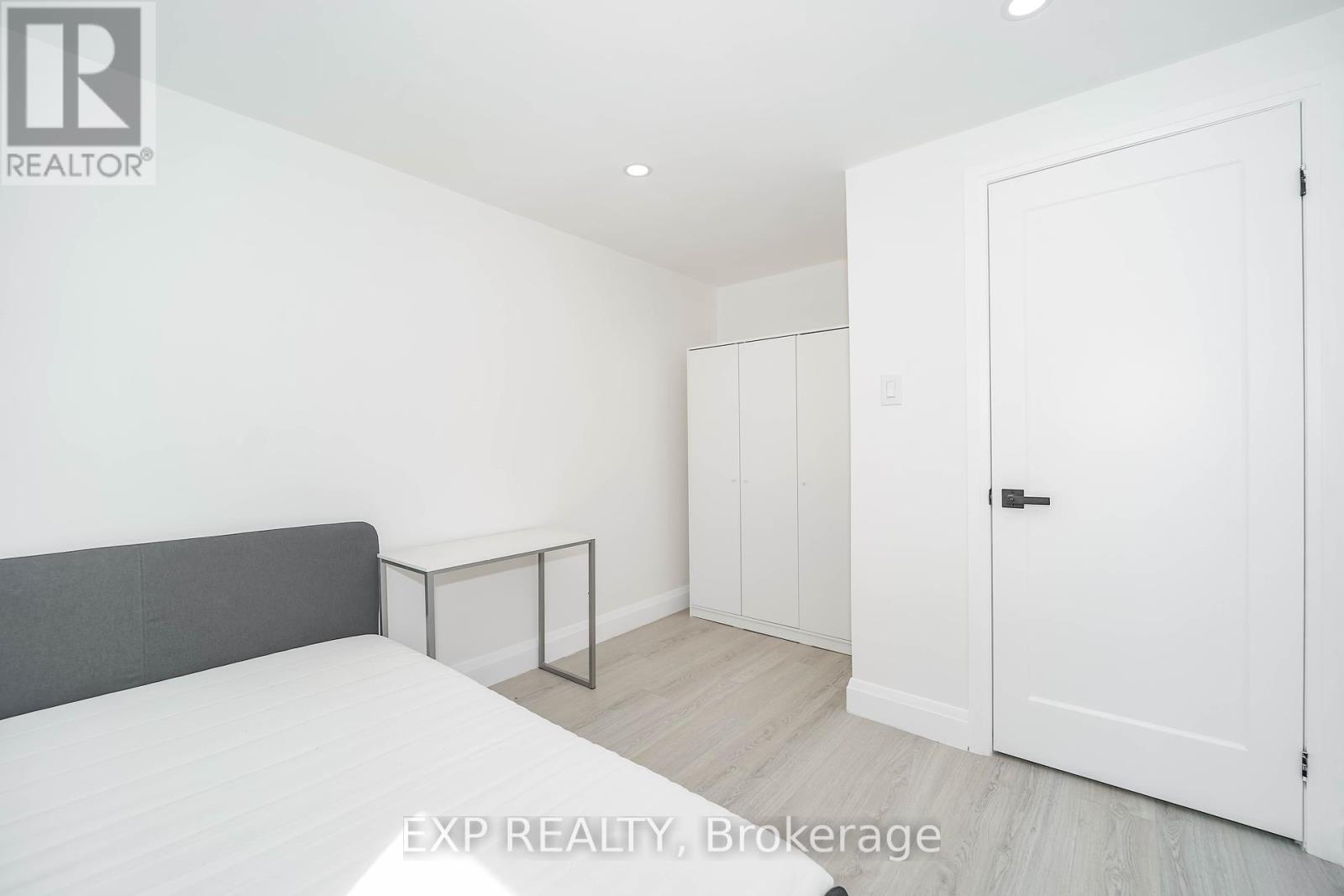 Photo 15 of Upper Lvl 25 Nabob Crescent, Toronto ON