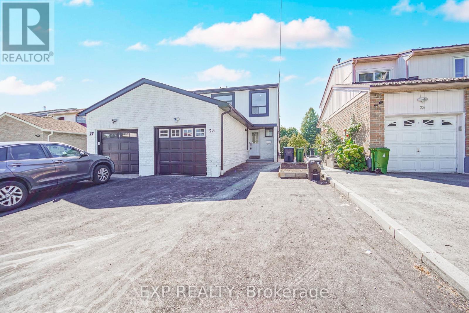 Photo 2 of Upper Lvl 25 Nabob Crescent, Toronto ON
