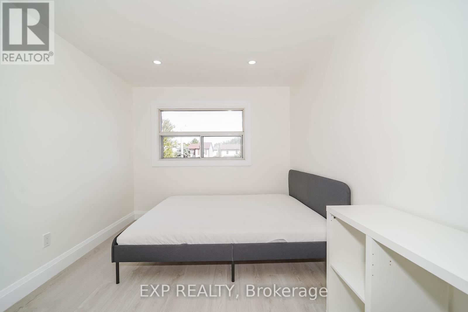 Photo 22 of Upper Lvl 25 Nabob Crescent, Toronto ON