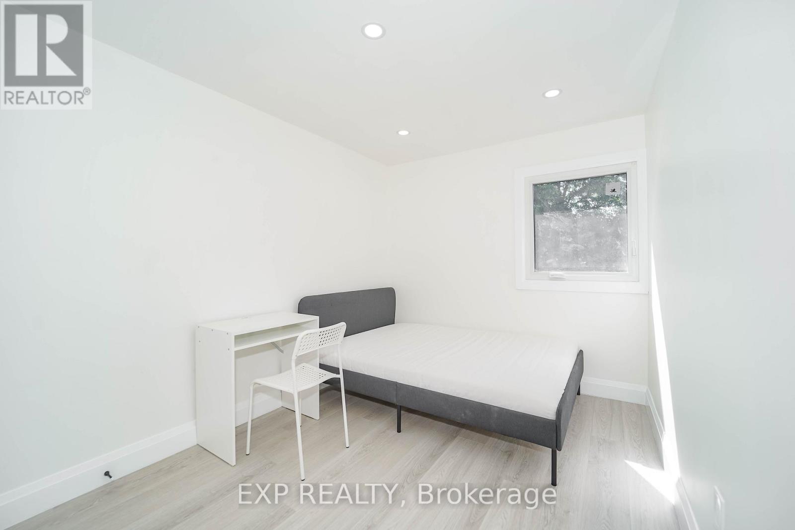 Photo 23 of Upper Lvl 25 Nabob Crescent, Toronto ON