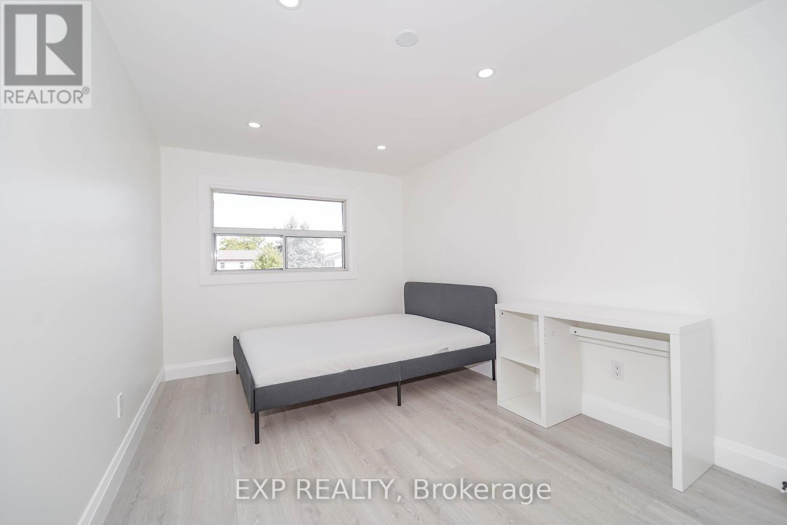 Photo 24 of Upper Lvl 25 Nabob Crescent, Toronto ON