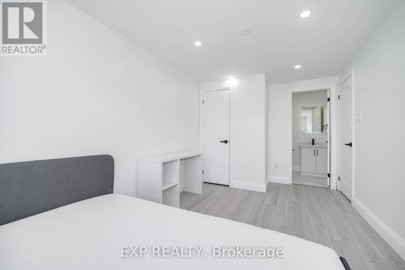 Photo 25 of Upper Lvl 25 Nabob Crescent, Toronto ON