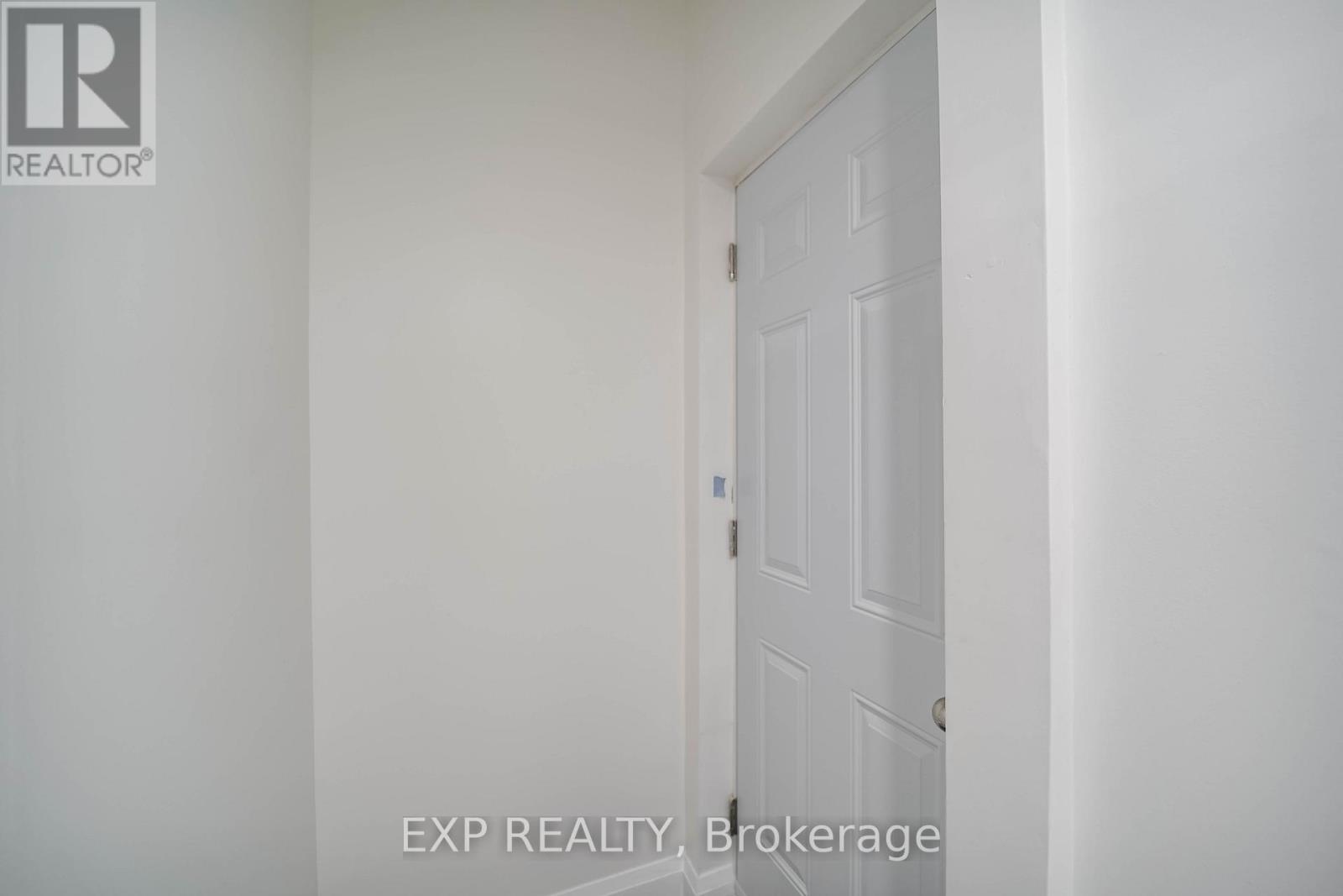Photo 30 of Upper Lvl 25 Nabob Crescent, Toronto ON