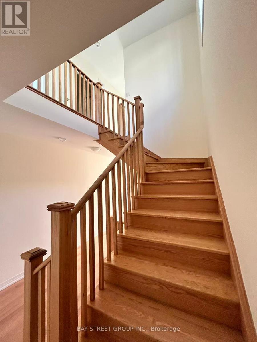 Photo 5 of 1091 Pisces Trail, Pickering ON