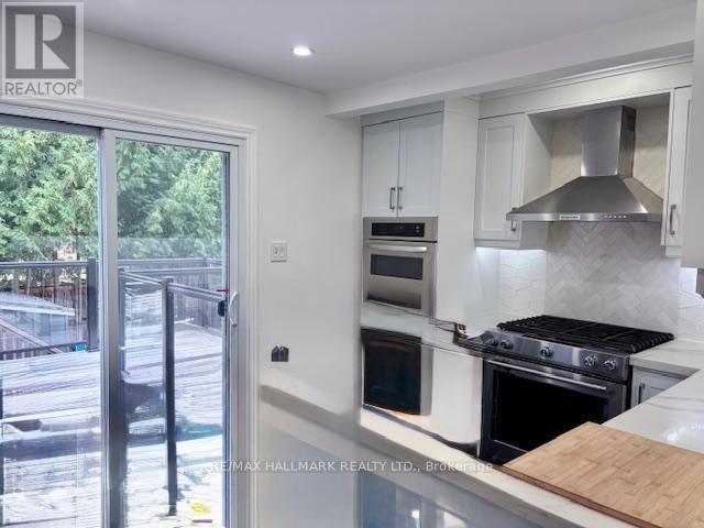 Photo 10 of 92 Hiltz Avenue, Toronto ON