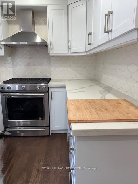 Photo 12 of 92 Hiltz Avenue, Toronto ON