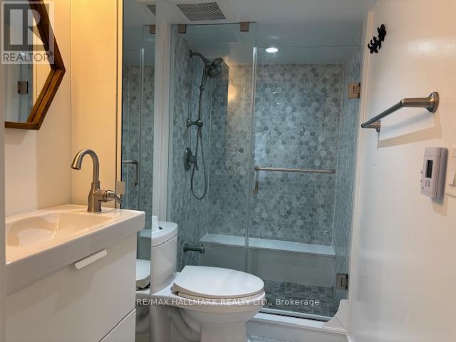 Photo 18 of 92 Hiltz Avenue, Toronto ON