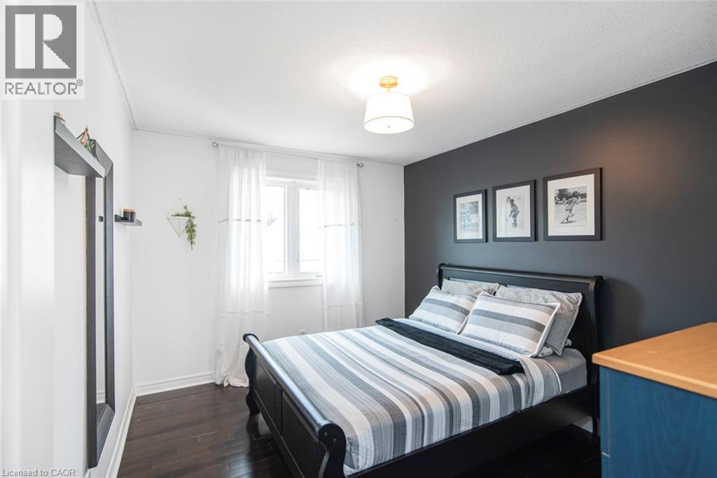 Photo 18 of 31 Griffith Drive, Grimsby ON