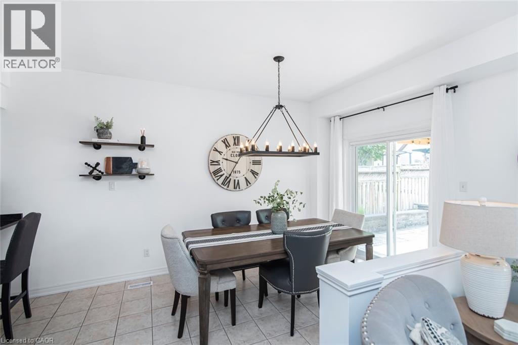 Photo 9 of 31 Griffith Drive, Grimsby ON