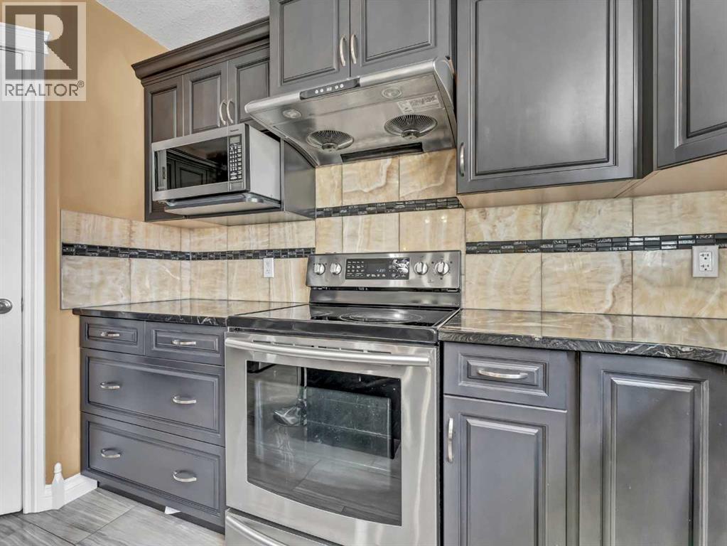 Photo 17 of 356 Somerside Crescent Se, Medicine Hat AB