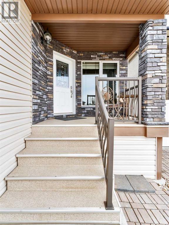 Photo 3 of 356 Somerside Crescent Se, Medicine Hat AB