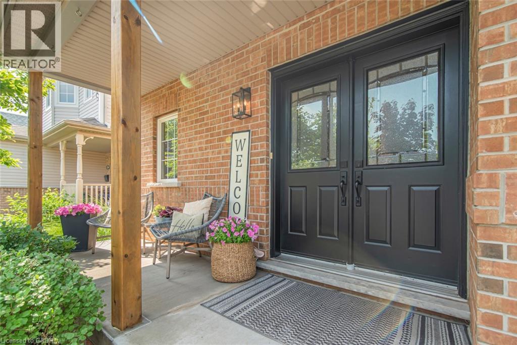 Photo 4 of 31 Griffith Drive, Grimsby ON