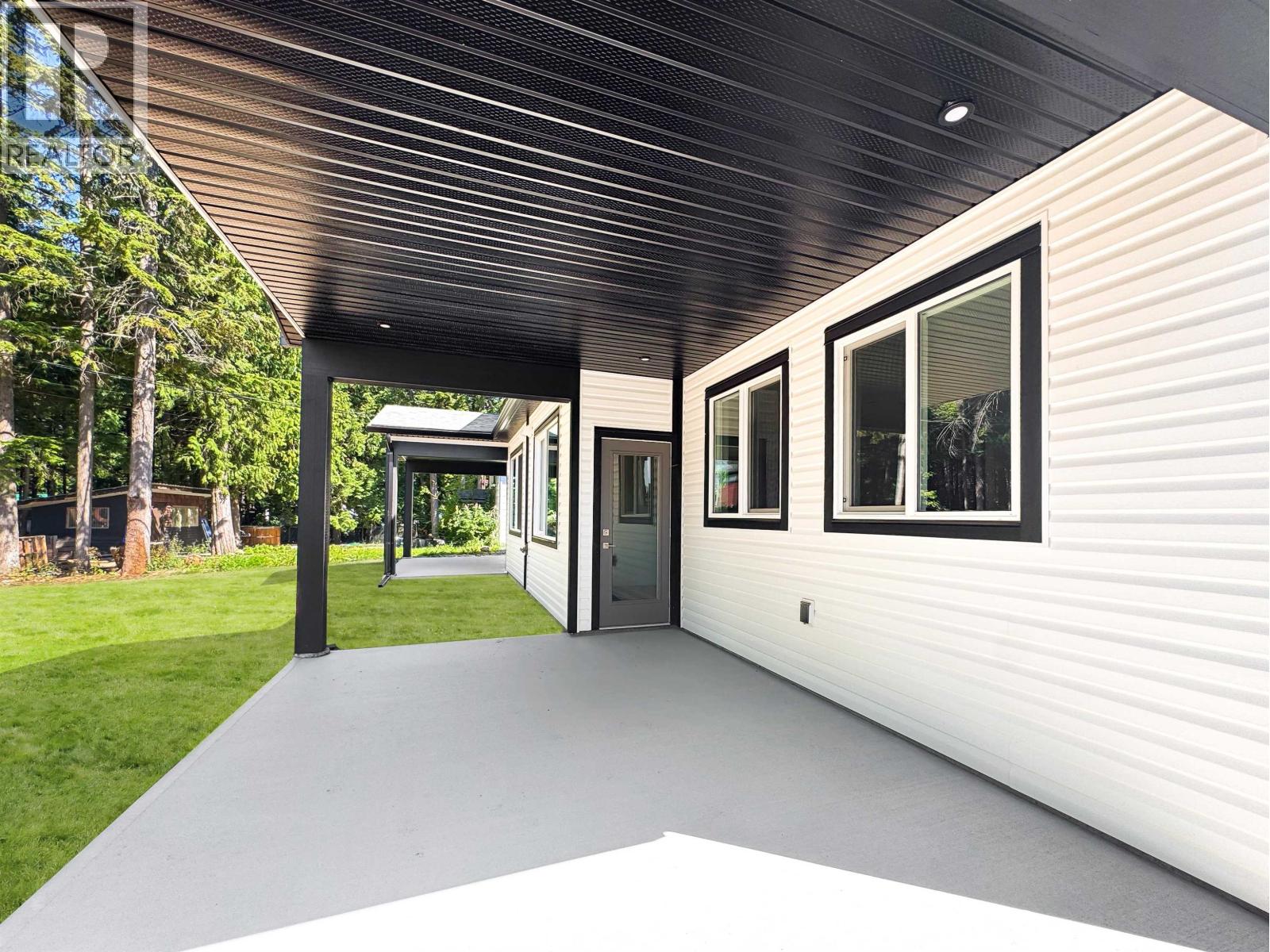 1 4007 BENNER STREET, Terrace