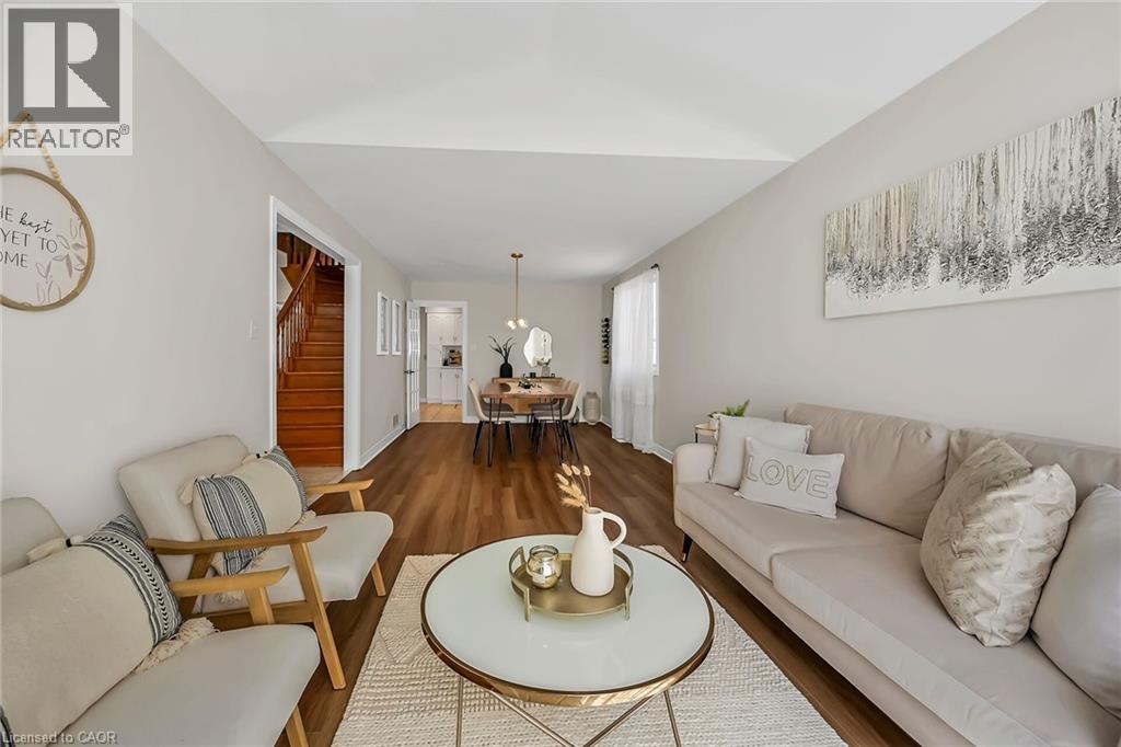 Photo 11 of 95 Gatestone Drive, Hamilton ON