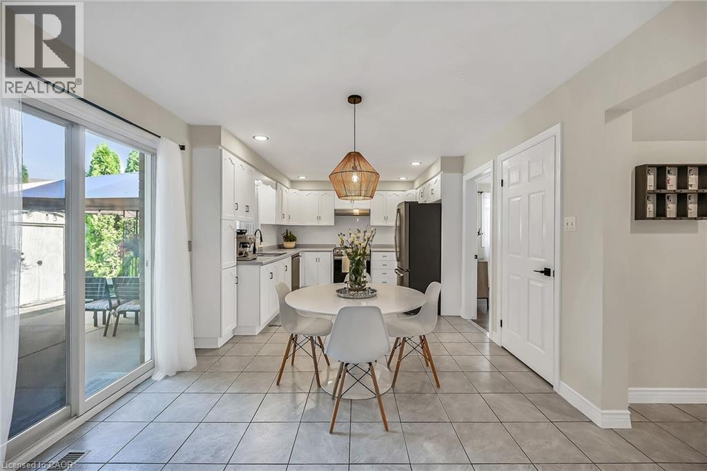 Photo 18 of 95 Gatestone Drive, Hamilton ON