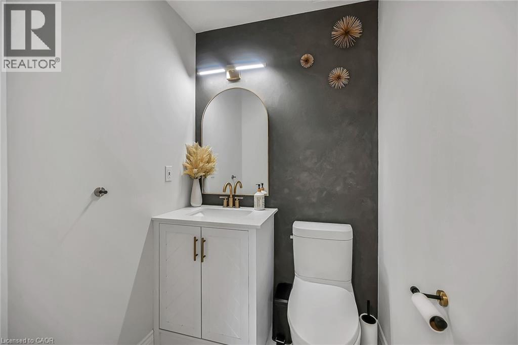 Photo 25 of 95 Gatestone Drive, Hamilton ON