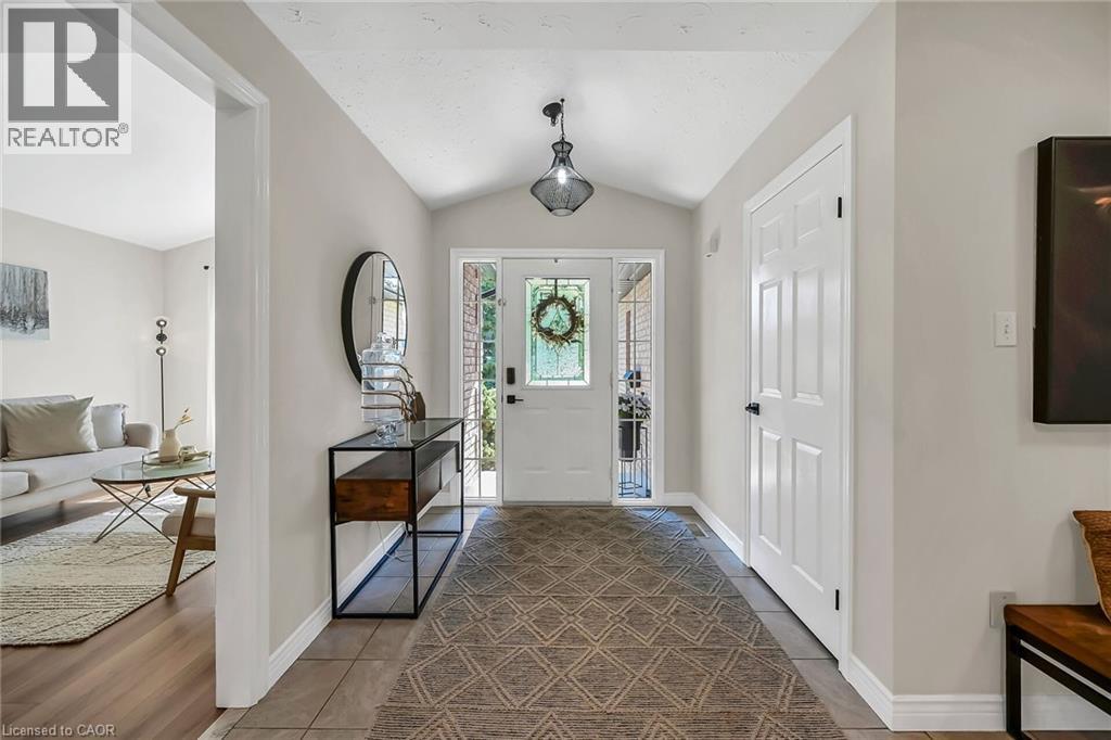 Photo 6 of 95 Gatestone Drive, Hamilton ON