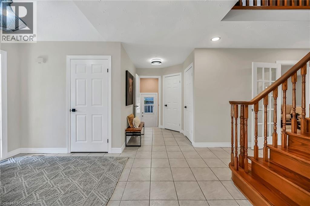 Photo 8 of 95 Gatestone Drive, Hamilton ON
