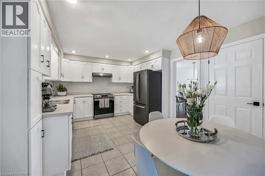 Photo 21 of 95 Gatestone Drive, Hamilton ON