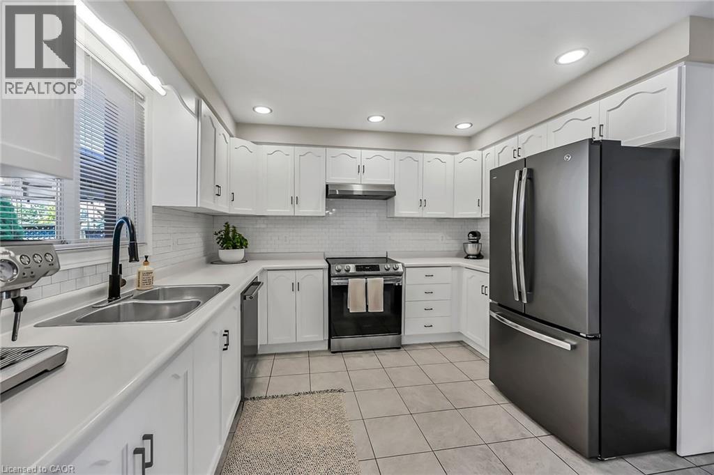 Photo 22 of 95 Gatestone Drive, Hamilton ON