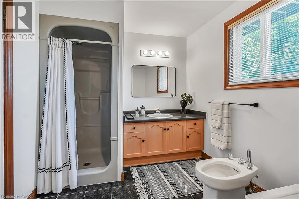 Photo 34 of 95 Gatestone Drive, Hamilton ON