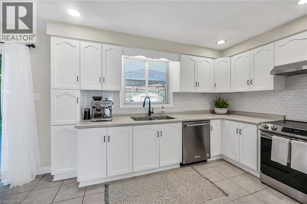 Photo 20 of 95 Gatestone Drive, Hamilton ON