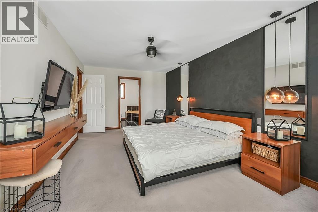 Photo 30 of 95 Gatestone Drive, Hamilton ON