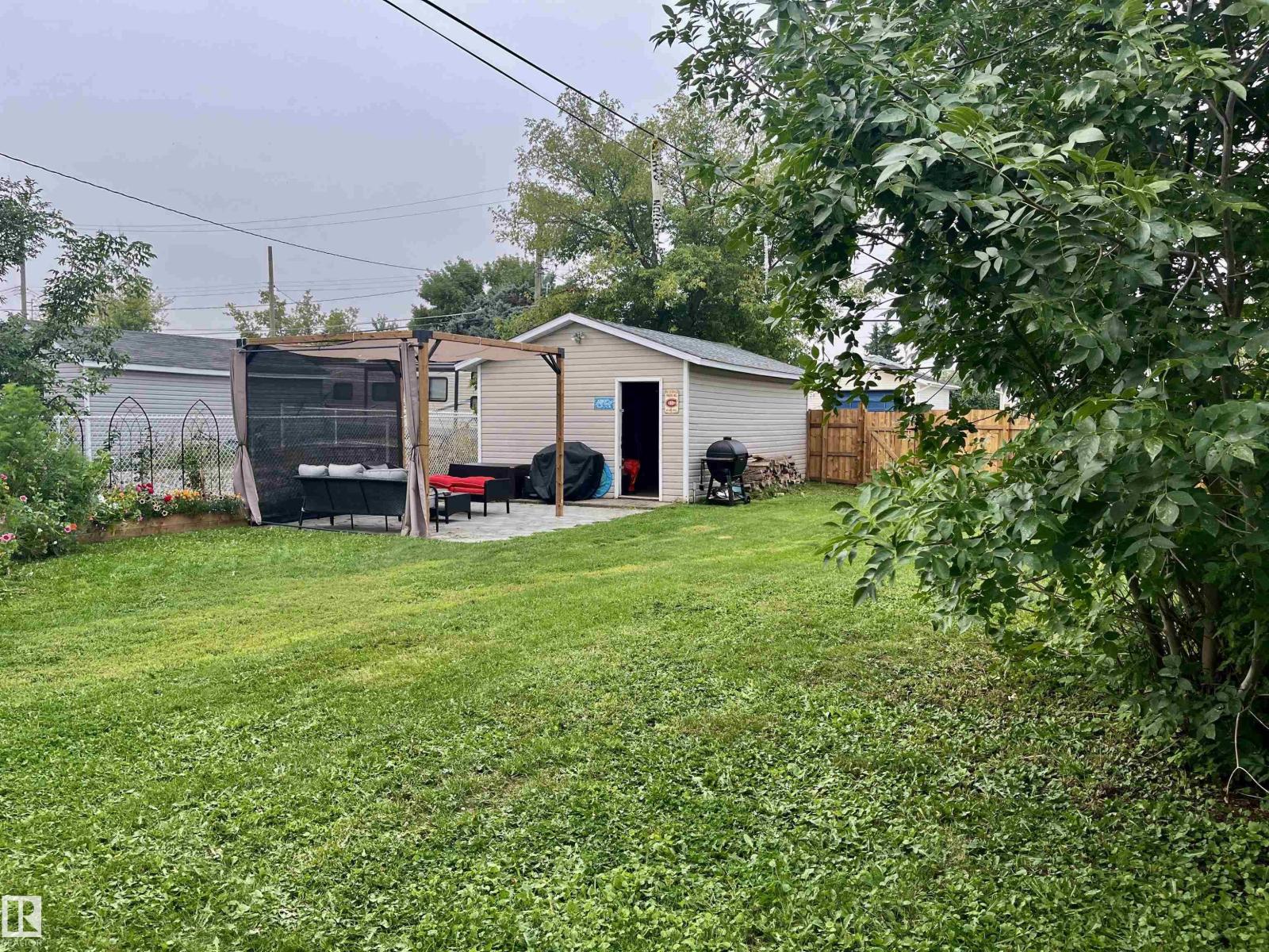 Photo 7 of 5622 49 A St, Vegreville AB