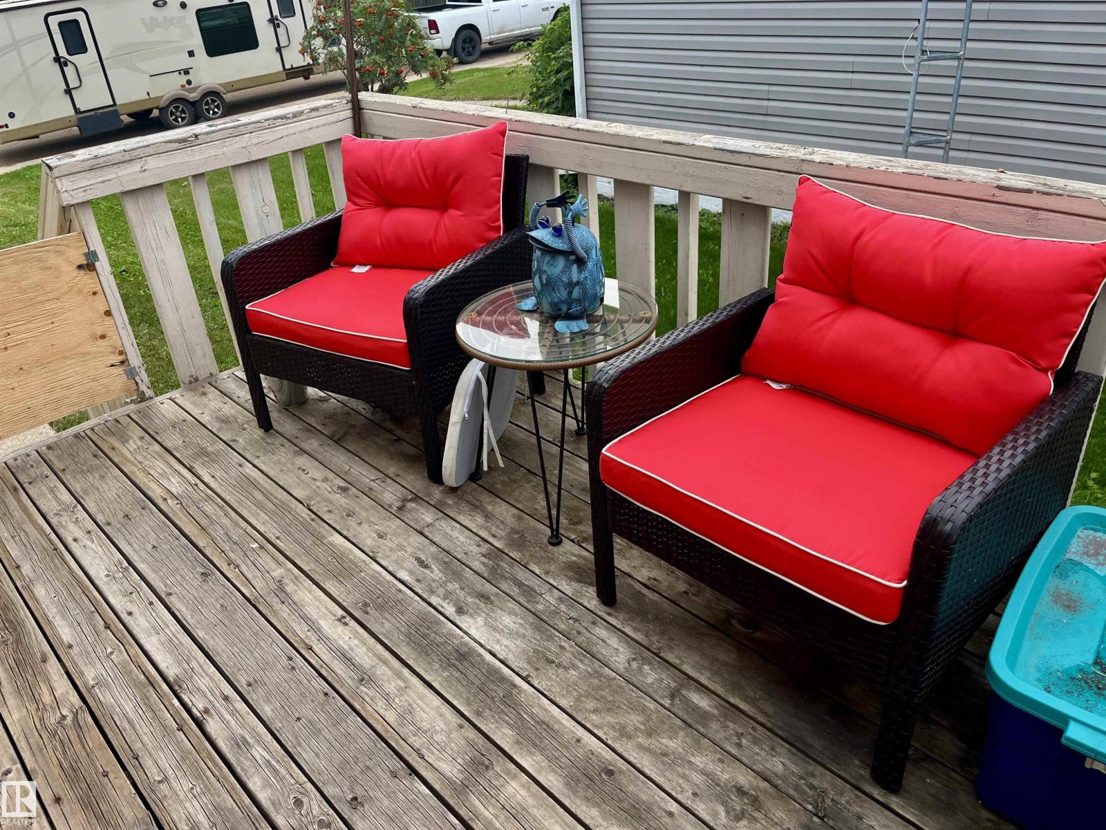 Photo 2 of 5622 49 A St, Vegreville AB