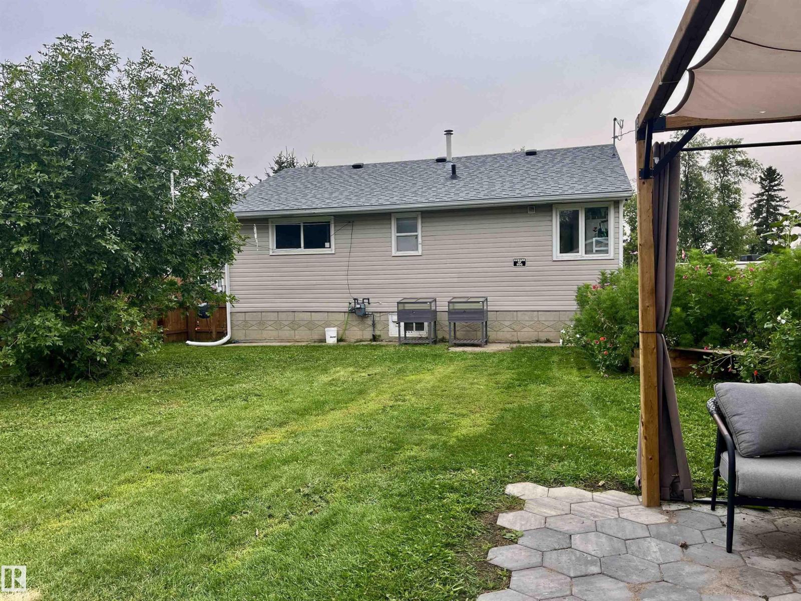 Photo 5 of 5622 49 A St, Vegreville AB