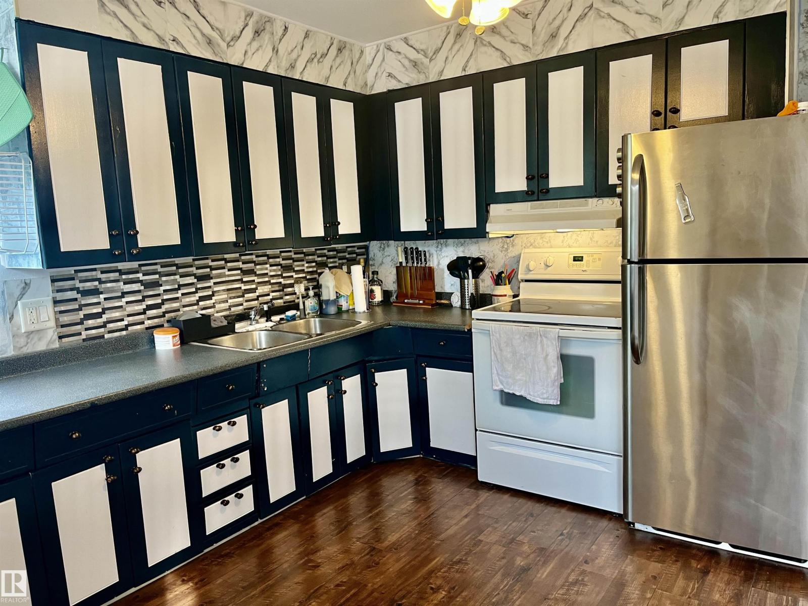 Photo 14 of 5622 49 A St, Vegreville AB