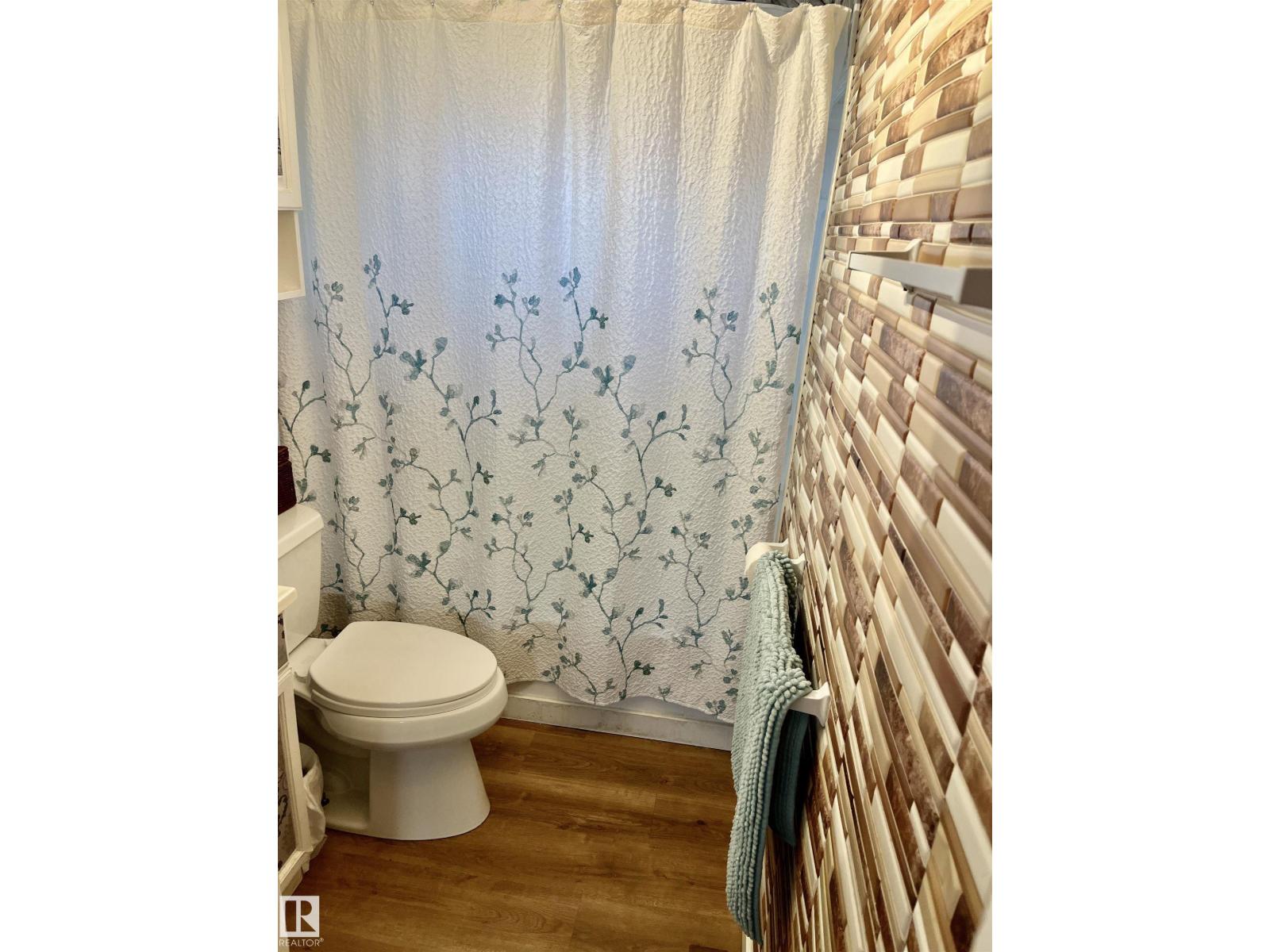 Photo 17 of 5622 49 A St, Vegreville AB