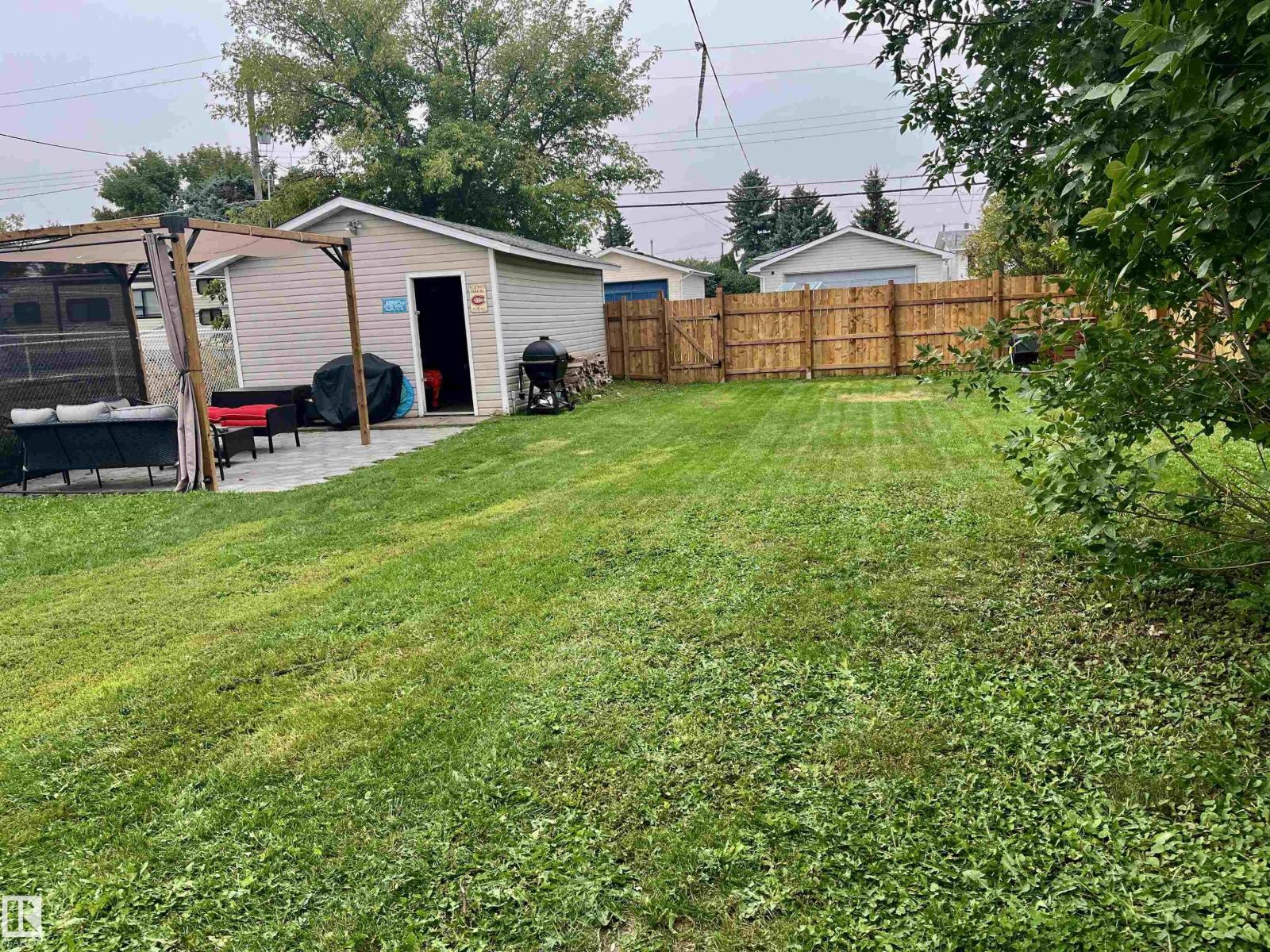 Photo 6 of 5622 49 A St, Vegreville AB