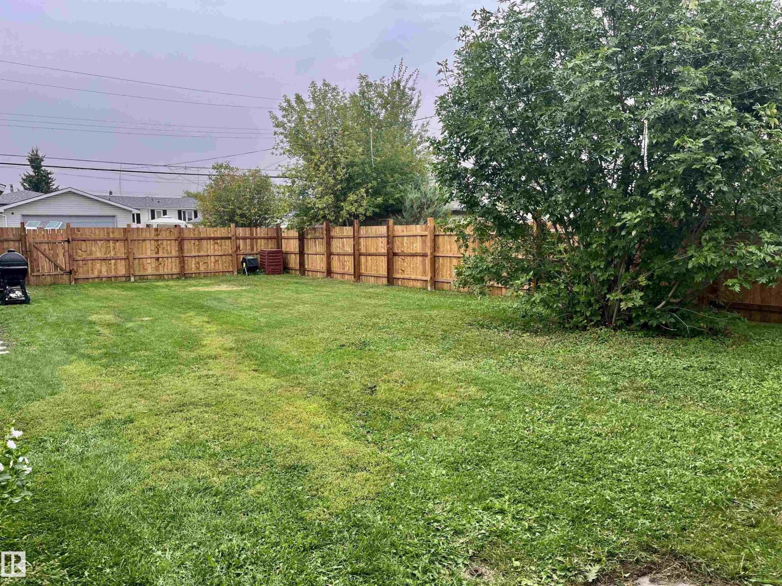 Photo 8 of 5622 49 A St, Vegreville AB