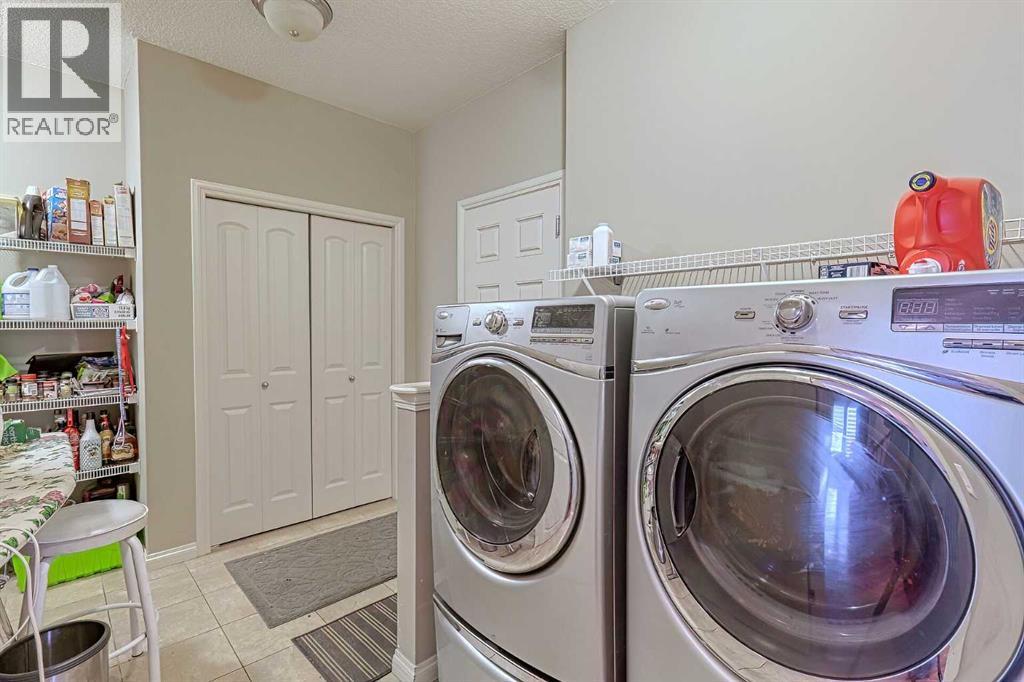 223 Sunset Square, Cochrane