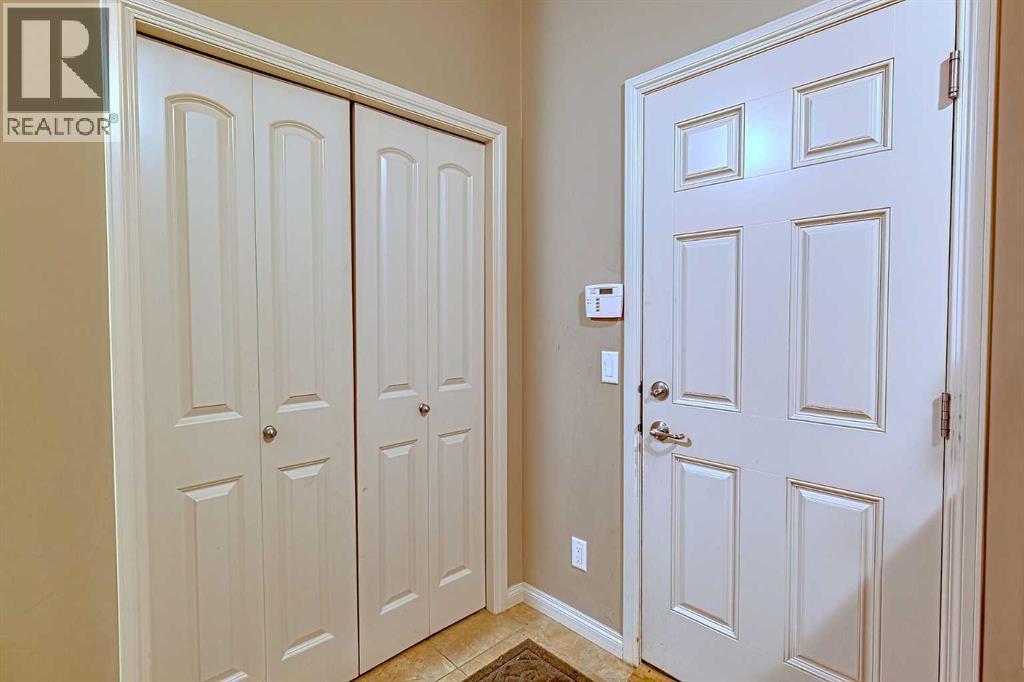 223 Sunset Square, Cochrane