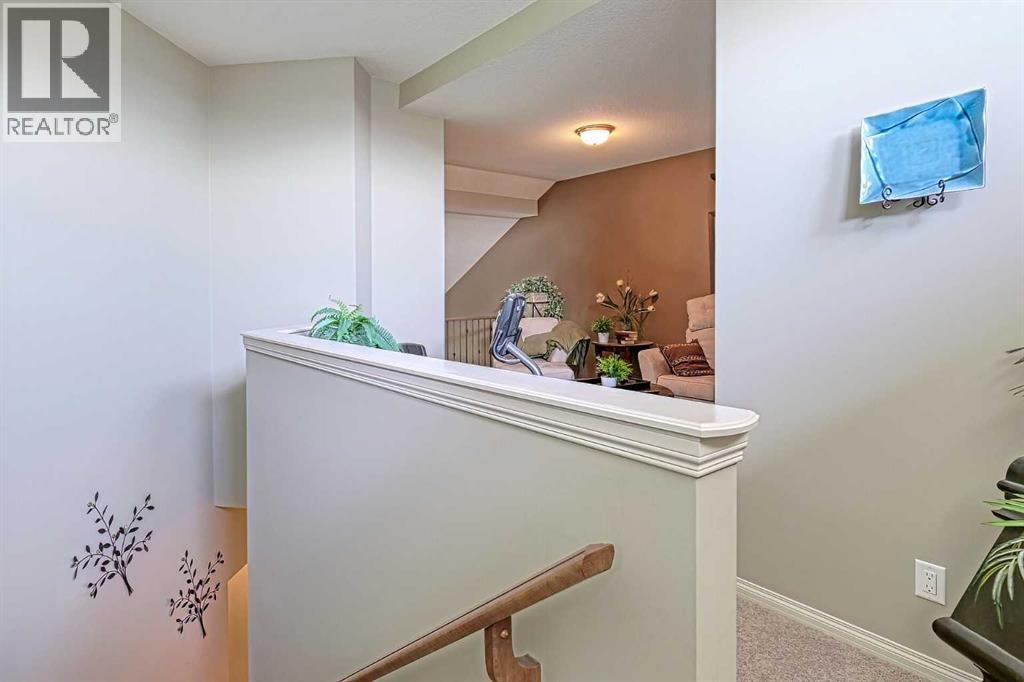 223 Sunset Square, Cochrane