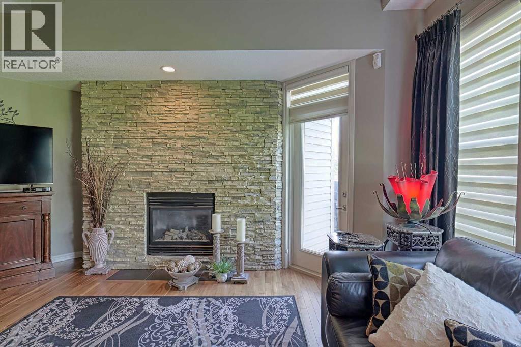 223 Sunset Square, Cochrane