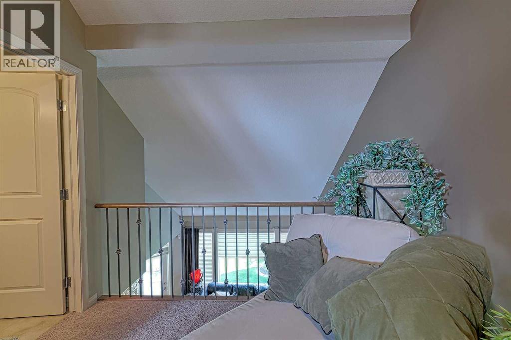 223 Sunset Square, Cochrane