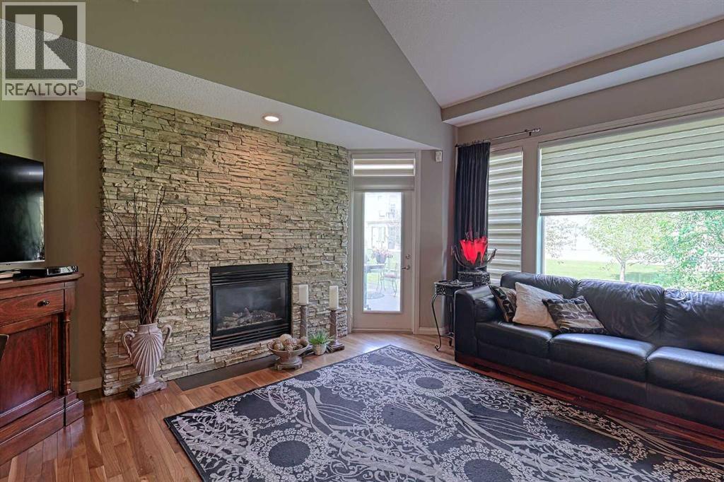 223 Sunset Square, Cochrane