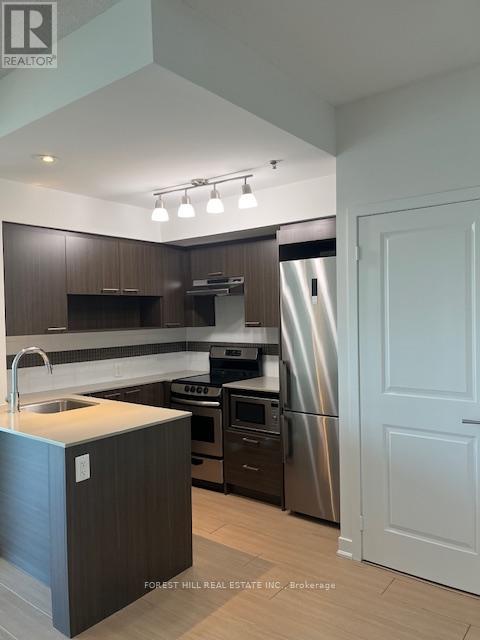 Photo 12 of 619 320 Tweedsmuir Avenue, Toronto ON