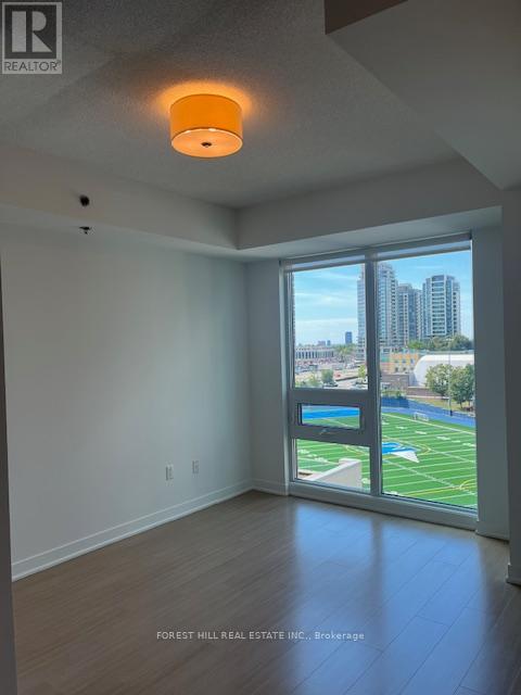 Photo 14 of 619 320 Tweedsmuir Avenue, Toronto ON