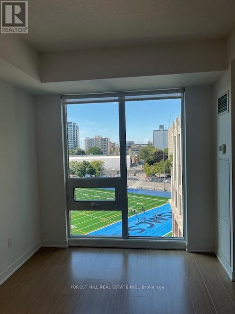 Photo 15 of 619 320 Tweedsmuir Avenue, Toronto ON