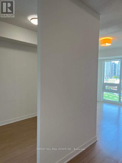 Photo 16 of 619 320 Tweedsmuir Avenue, Toronto ON