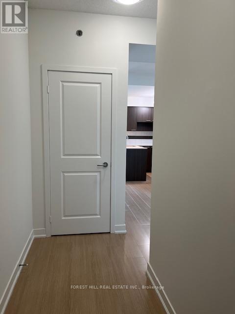 Photo 7 of 619 320 Tweedsmuir Avenue, Toronto ON