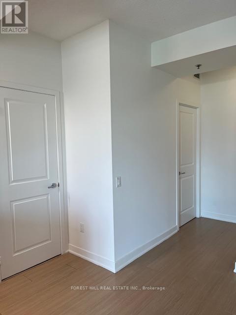 Photo 9 of 619 320 Tweedsmuir Avenue, Toronto ON