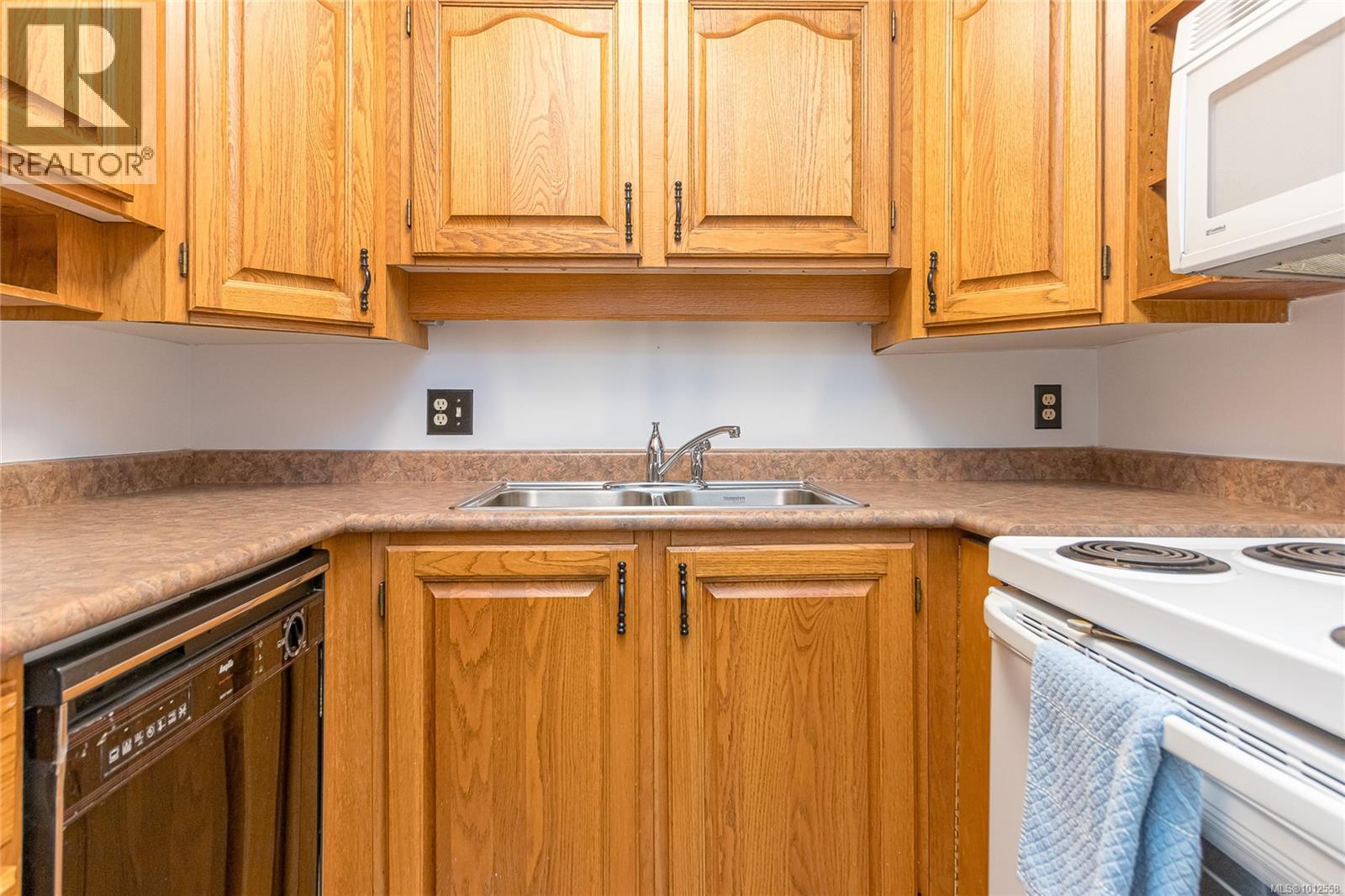 Photo 18 of 402 435 Festubert St, Duncan BC