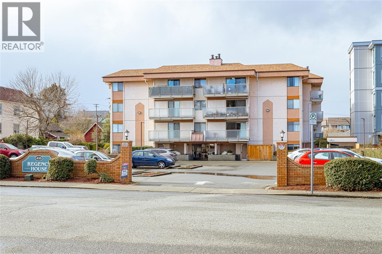 Photo 2 of 402 435 Festubert St, Duncan BC