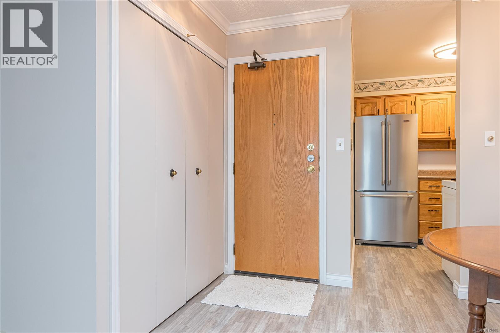 Photo 9 of 402 435 Festubert St, Duncan BC