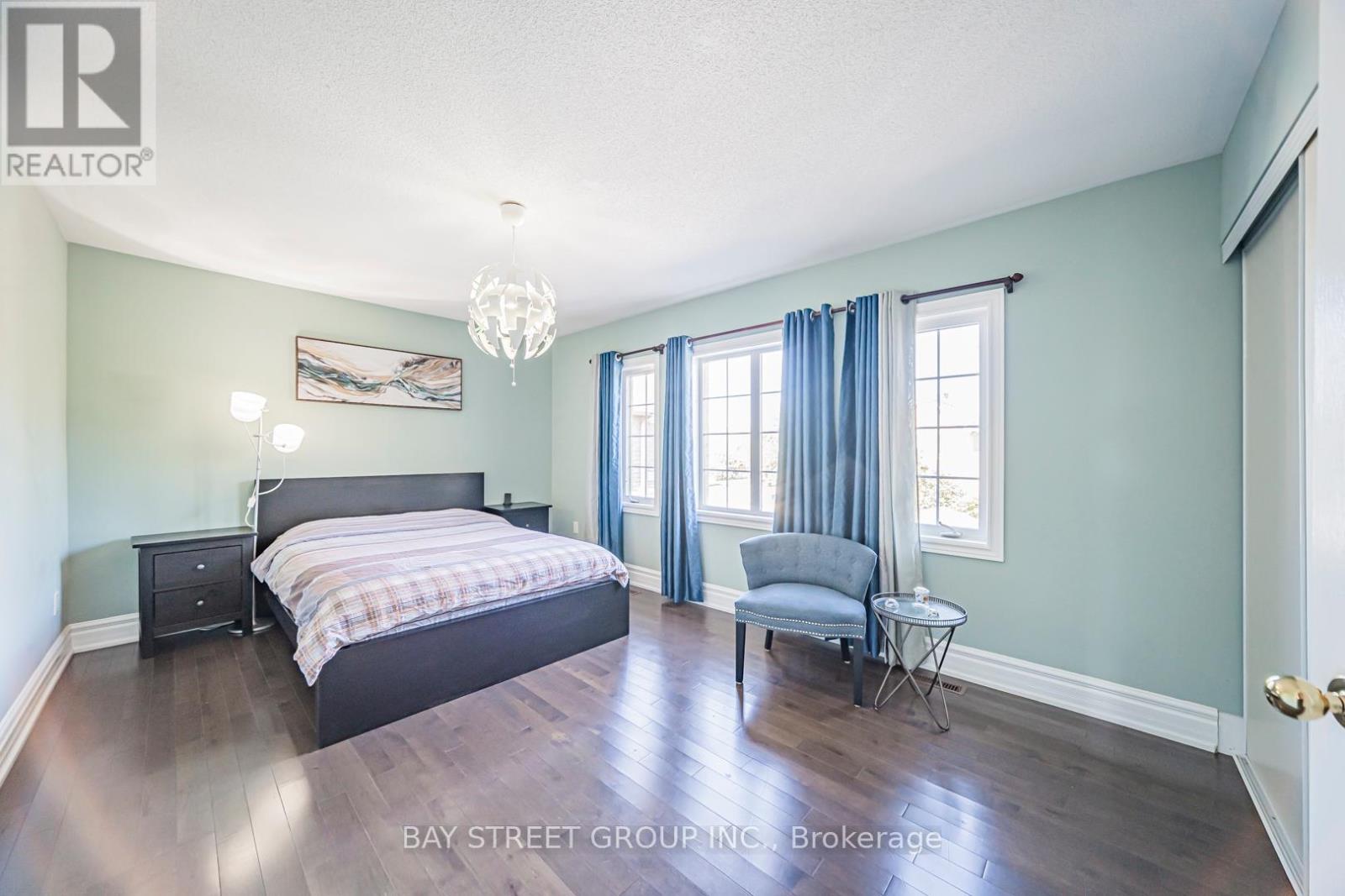 Photo 15 of 85 Rushingbrook Drive, Richmond Hill ON